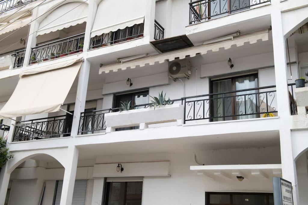 ניאה מודאניה Markopoulosapartments מראה חיצוני תמונה